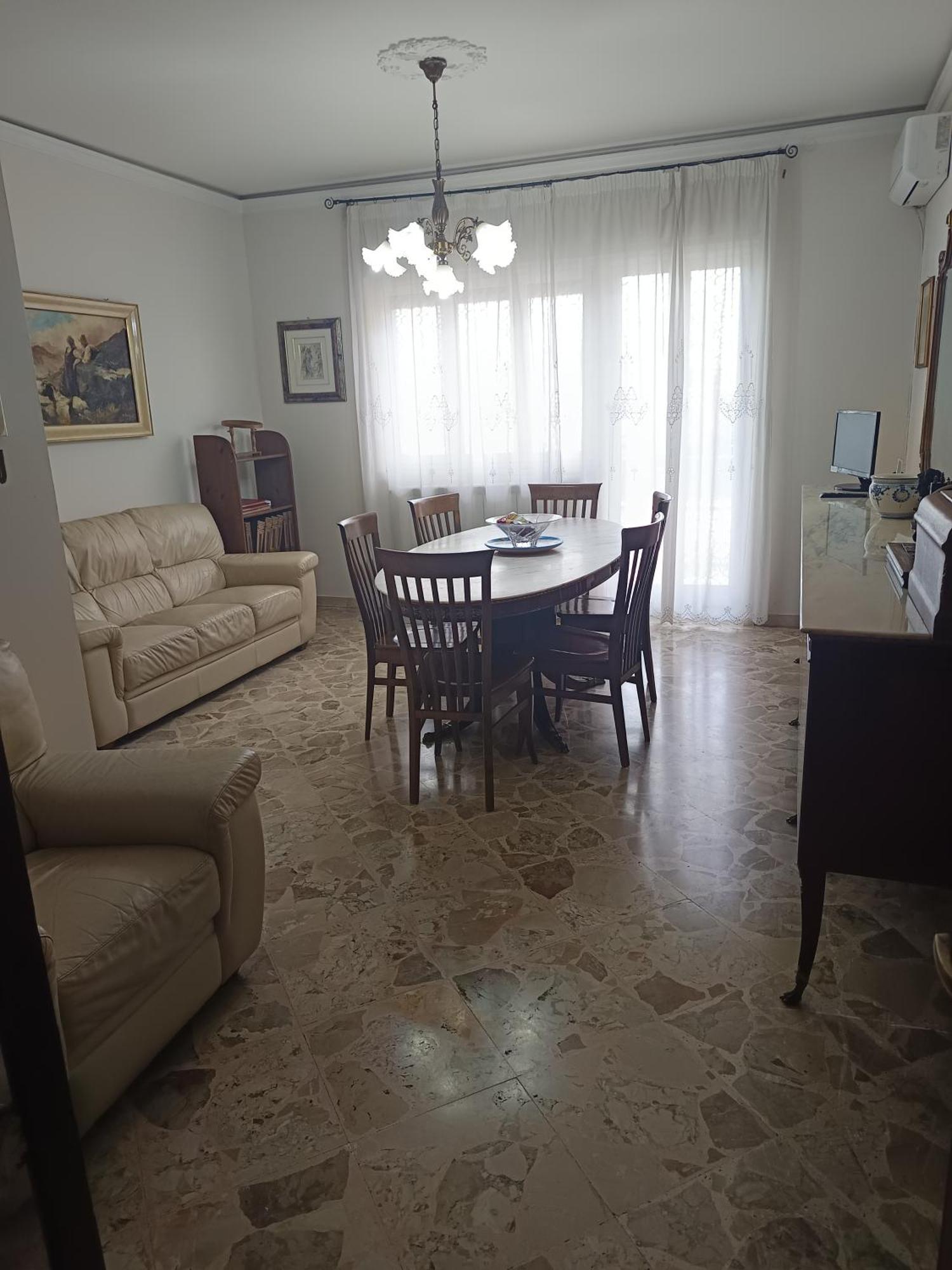New Dawn Apartment, Appartamento Turistico, Casa Per Vacanza, Tre Camere Indipendenti 카타니아 외부 사진