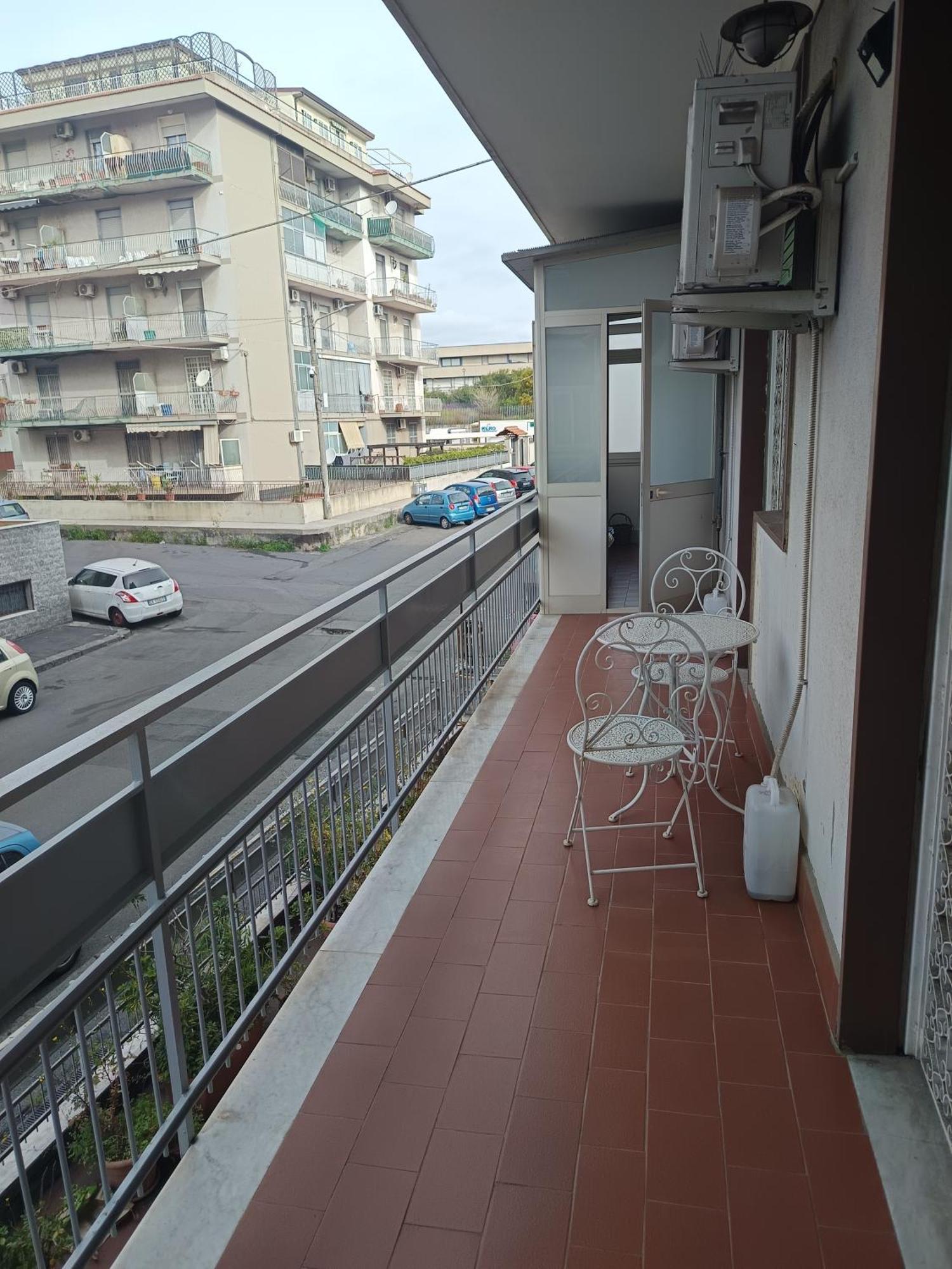 New Dawn Apartment, Appartamento Turistico, Casa Per Vacanza, Tre Camere Indipendenti 카타니아 외부 사진