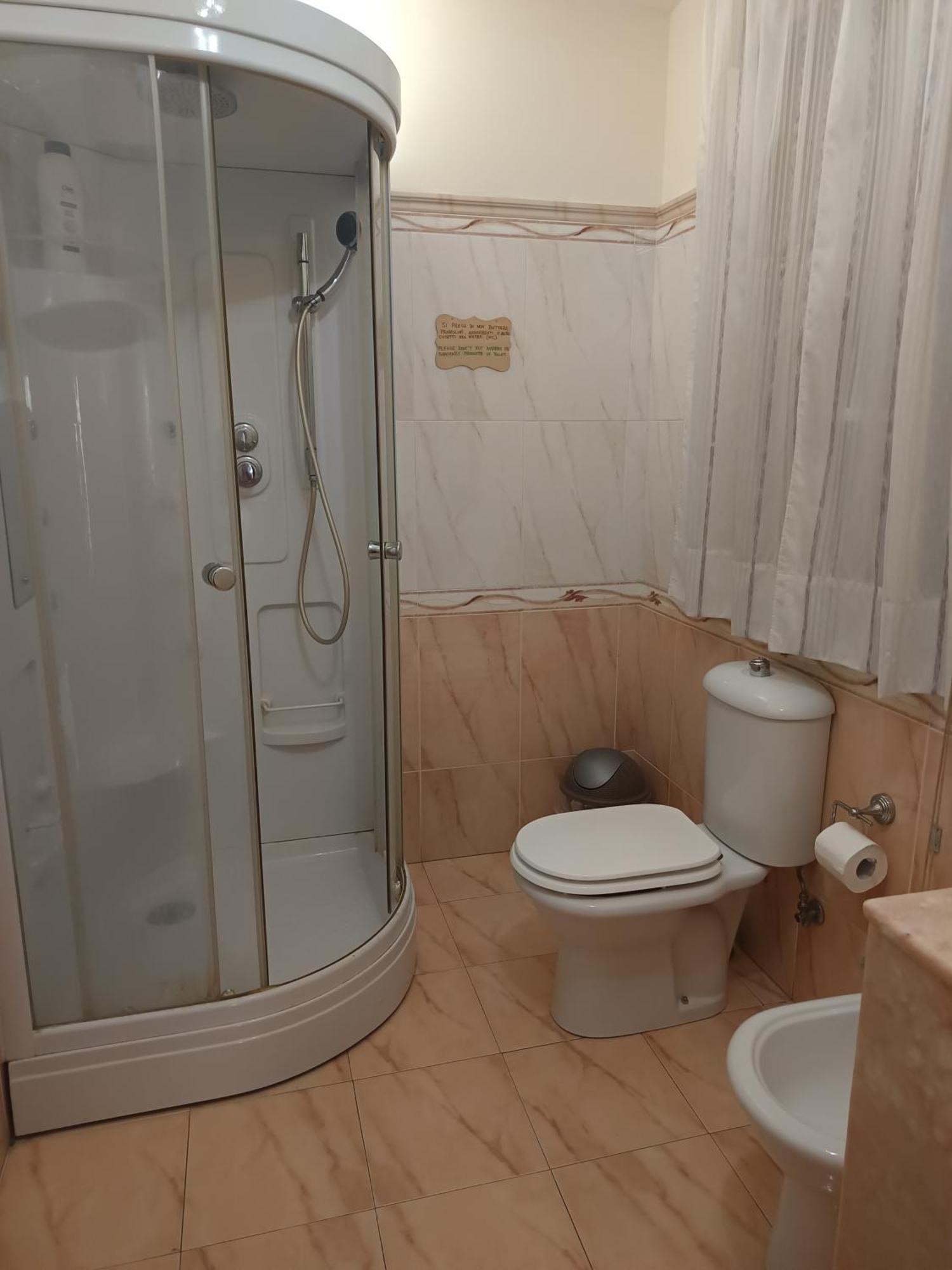 New Dawn Apartment, Appartamento Turistico, Casa Per Vacanza, Tre Camere Indipendenti 카타니아 외부 사진